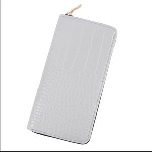 NWT TWO TONED ZIP WALLET (BLACK/Gray)